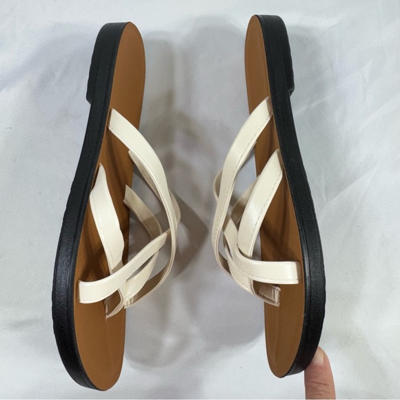 Women's White Flat Heel Sandals - Picture 3 of 6